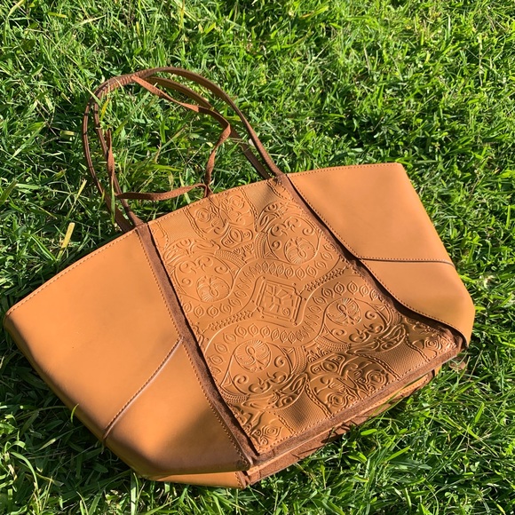 Liz Claiborne Handbags - Unique Boho Tote Bag 💼